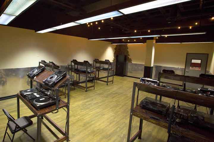 DJ School MI-236