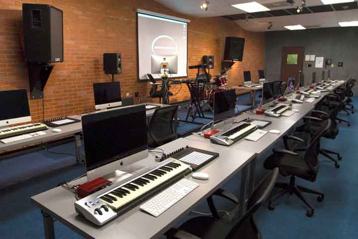 DJ School MI-330