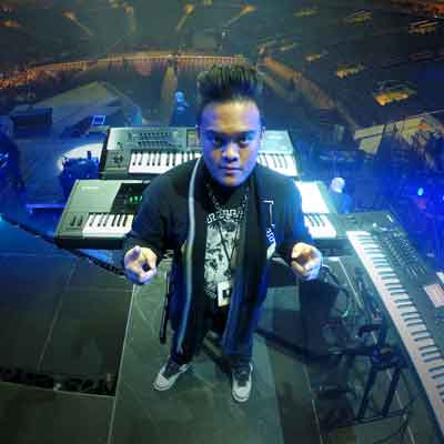 Troy Laureta
